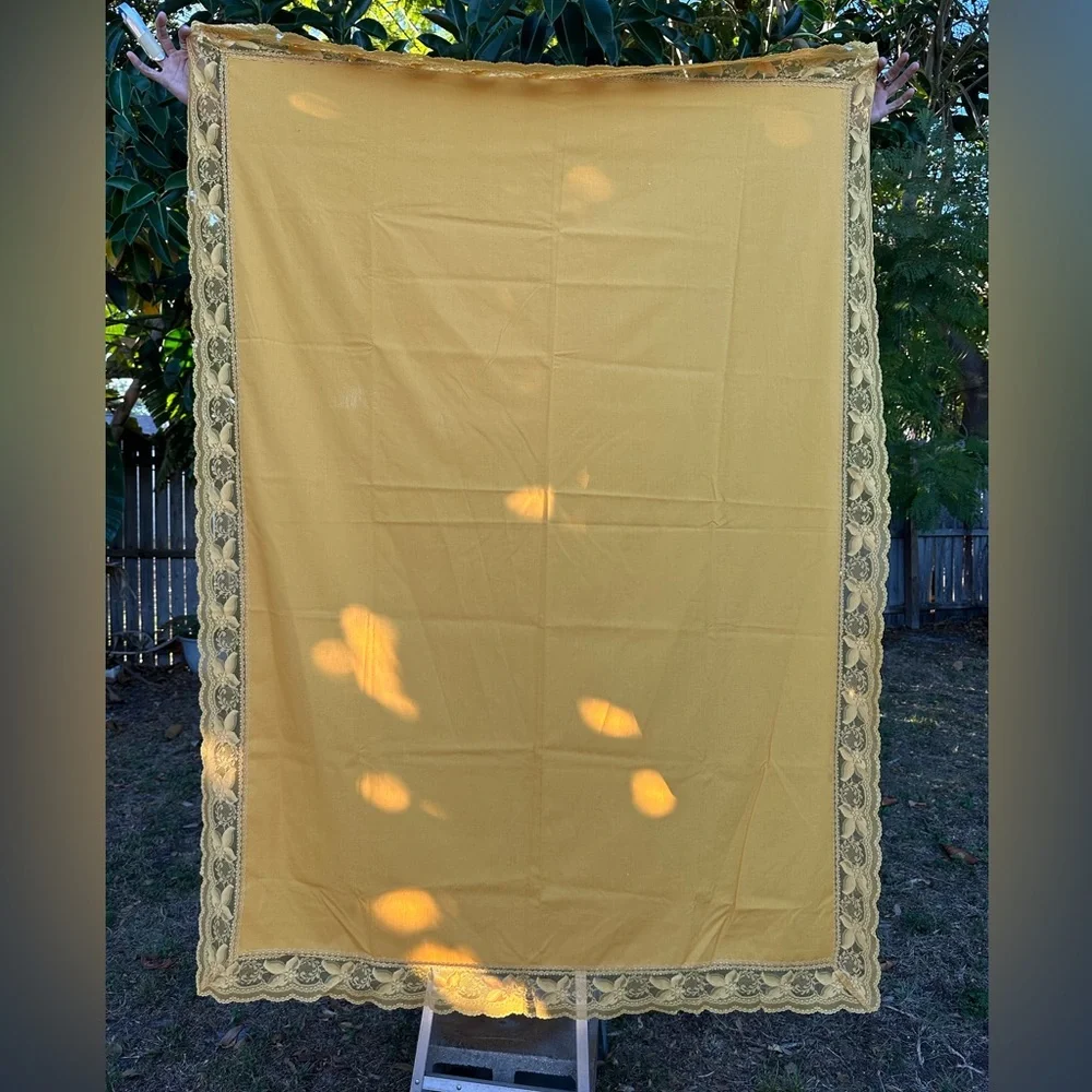Vintage Yellow Lace Tablecloth Cottagecore Floral Lace Border 65” x 44”